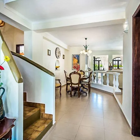 Toad Hall Gale (Albufeira)